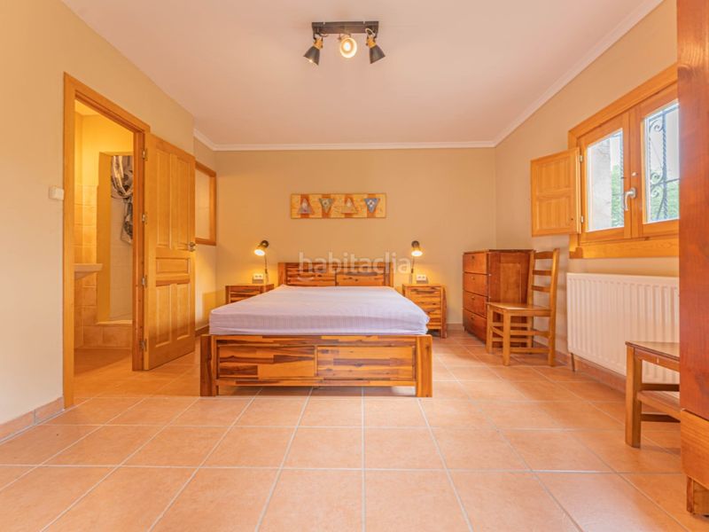 Foto 9737ad86-4535-4e09-a2c1-e44e7ec72887. Casa amb aparcament a Cabanelles