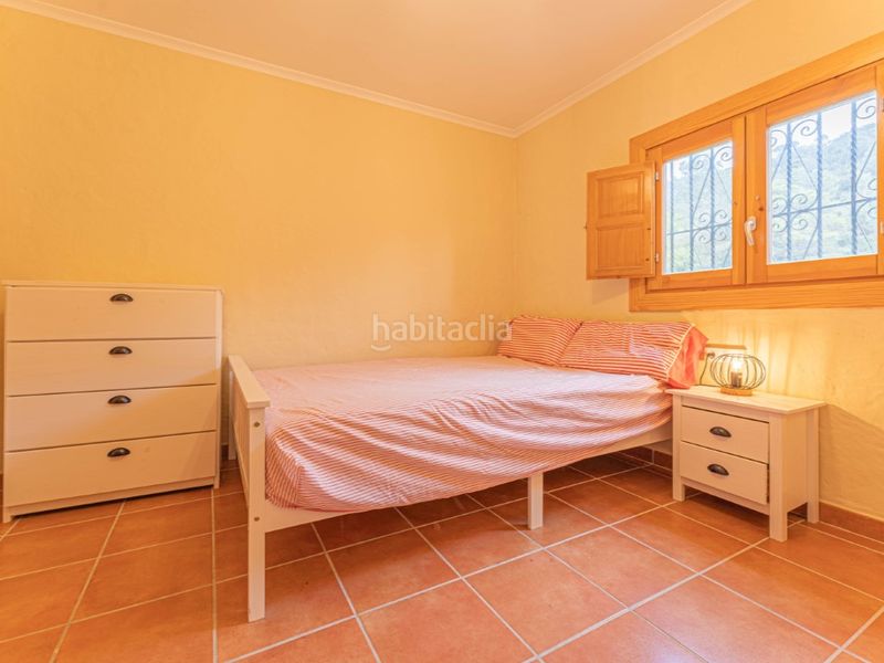 Foto 9c7db0bc-9efc-4d76-849b-82ebd2bbef3c. Casa amb aparcament a Cabanelles