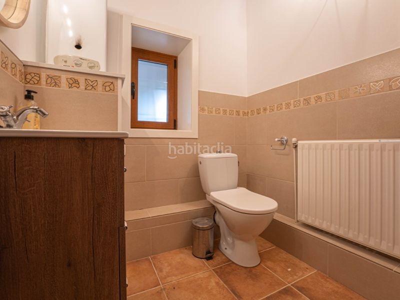 Foto a1406de5-61e7-446b-b1fb-759a4e2304b8. Casa amb aparcament a Cabanelles