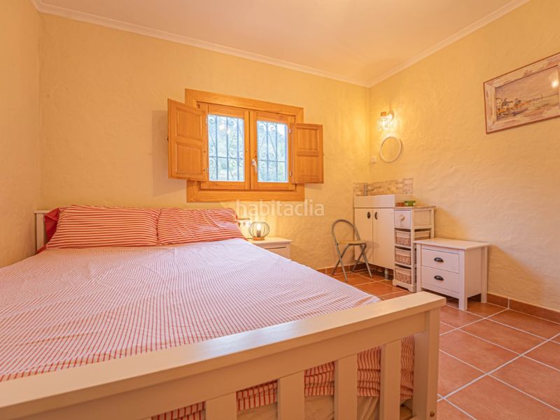 Foto a844ffcb-9c50-4c6a-bc1a-68c0963fc833. Casa amb aparcament a Cabanelles