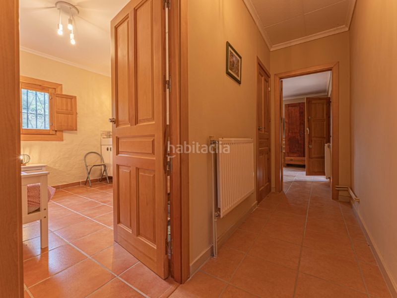 Foto aa093068-50e6-43ad-9004-f3c41836672d. Casa amb aparcament a Cabanelles