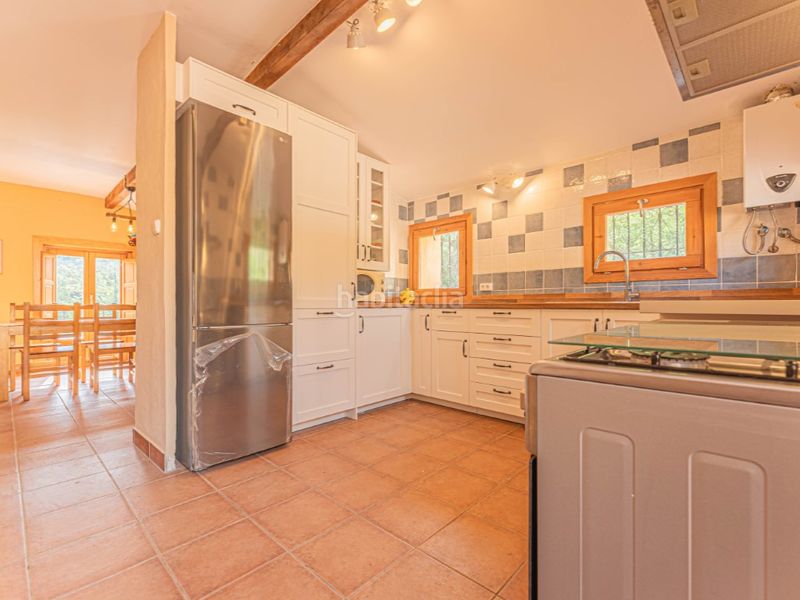 Foto ad2540d7-ab31-41a8-94f2-939580f3b309. Casa amb aparcament a Cabanelles