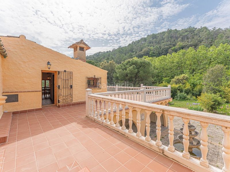 Foto c46dccc6-5d0e-4ff3-b657-a4b244ea8057. Casa amb aparcament a Cabanelles