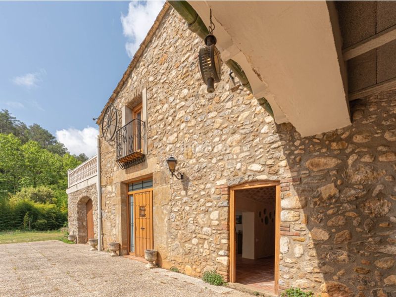 Foto d1124289-b38b-40a9-b1c5-16edd376a7ac. Casa amb aparcament a Cabanelles