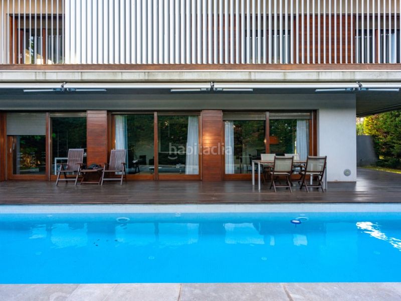 Foto eb3c12fe-d414-40d1-8fee-9a3ec52322f9. Casa amb aparcament a Parc Bosc-Castell Figueres