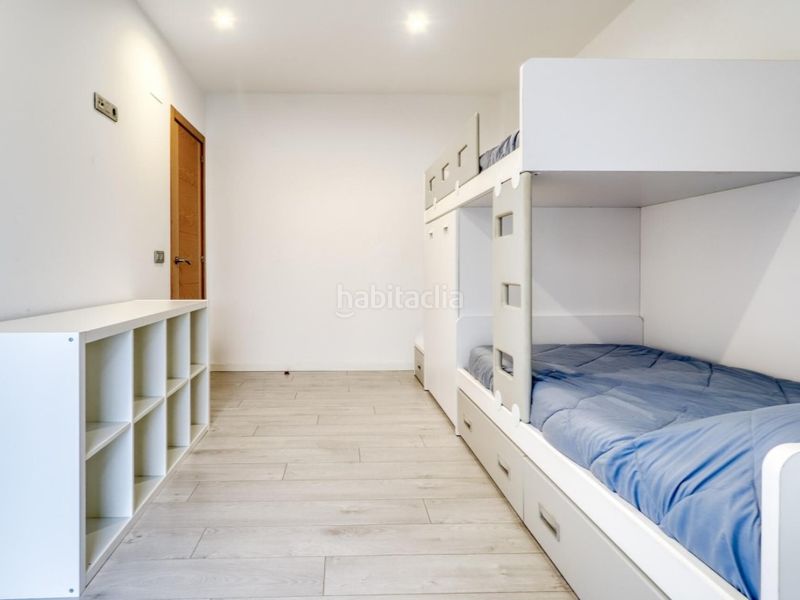 Foto b8ddfc1d-0355-4a7c-9142-f3856aa0f470. Pis amb aparcament a Centre Figueres