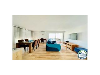 Piso  Sector port grec 1. Apartamento totalmente renovado con terraza y espectaculares vis