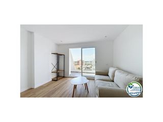 Flat  Sector delta muga. Apartamento en primera línea de mar en empuriabrava