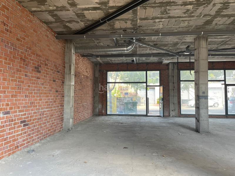 Foto e4ee4a86-e580-425c-b2a8-f0dac96e26e8. Alquiler local comercial en avenida josep irla 34 local comercial alquiler la bisbal dempordà en Bisbal d´Empordà (La)