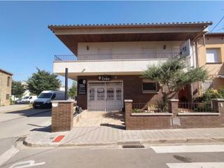 Casa a Calle ramon muntaner 1. Casa en la bisbal demporda