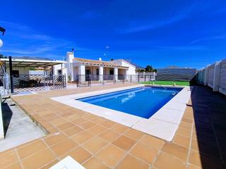 Casa  Partida mediases. Chalet con piscina y gran terreno en partida mediases, villajoyo
