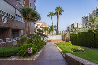 Appartement  Carrer gregal. Piso a estrenar en urbanización con piscina y parking