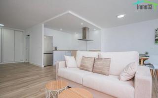 Miete Studiowohnung  Plaça de la generalitat. Estudio luminoso con cama doble, reformado y a 10 min de la play