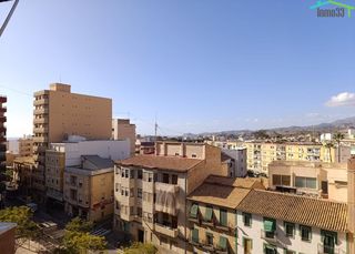 Piso  Joan carles i. Amplio piso de 144 m en el centro, a 10 min de la playa