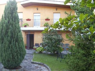 Xalet  Hermida. Casa en venta en leiro