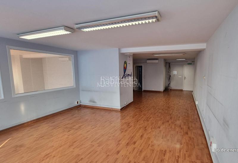 Foto f73c4b54-eee3-43e7-bf38-3493615c7b08. Location bureau avec parking dans Plaza de la industria Vigo