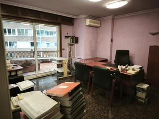 Location Bureau  Camelias. Cómoda entreplanta ideal para clínica en camelias