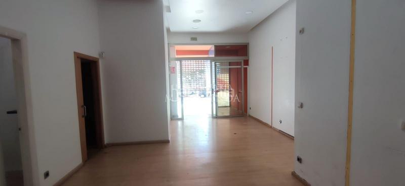 Foto 71558e68-5b46-4dac-a333-73eb101fb0a3. Local comercial interesante local comercial en martínez echegaray en Vigo