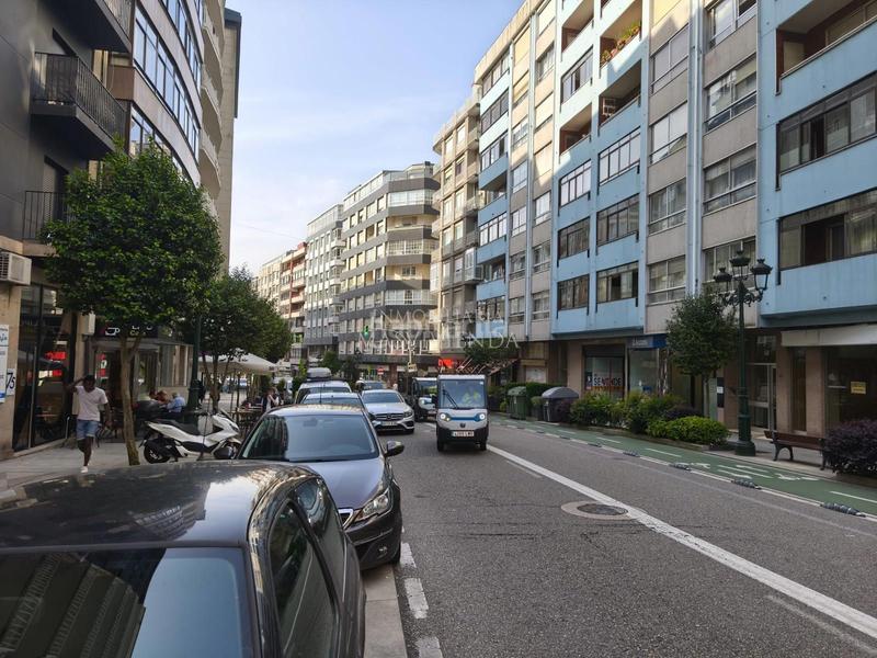 Foto 13ca27a6-62ff-426f-a13f-3a9f5385f9cc. Lloguer oficina a Camelias - Pi y Margall Vigo