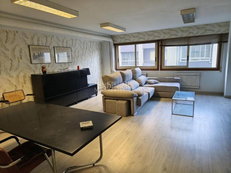Foto d3b76e22-4efe-4b1a-a648-7402a26e8ede. Location bureau dans Camelias - Pi y Margall Vigo