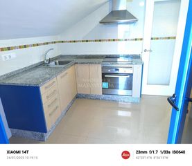 Pis  Valmonte. Ocasión ático de 1 dormitorio en arcade