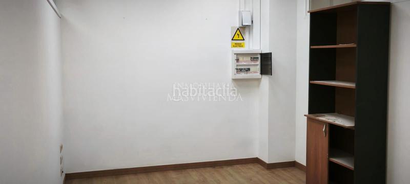 Foto fda1734e-6c13-40c6-bef3-8c0b7851a6f4. Local comercial a O Castro Vigo