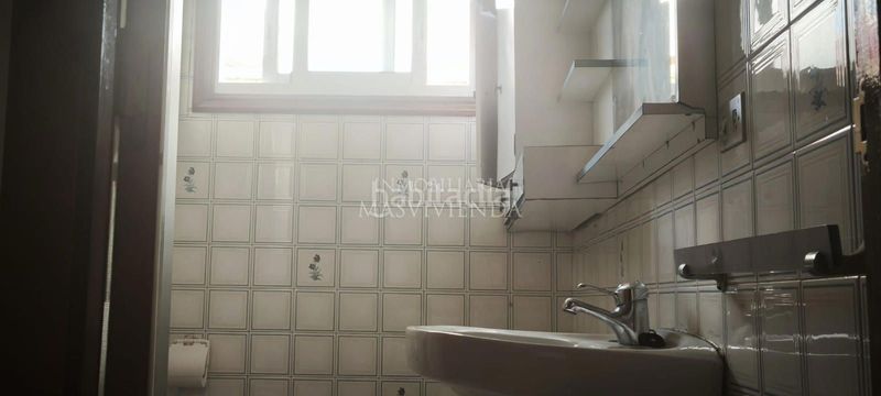 Foto ffe013f1-7fd1-4959-ba31-1453bff135bd. Pis a Camelias - Pi y Margall Vigo