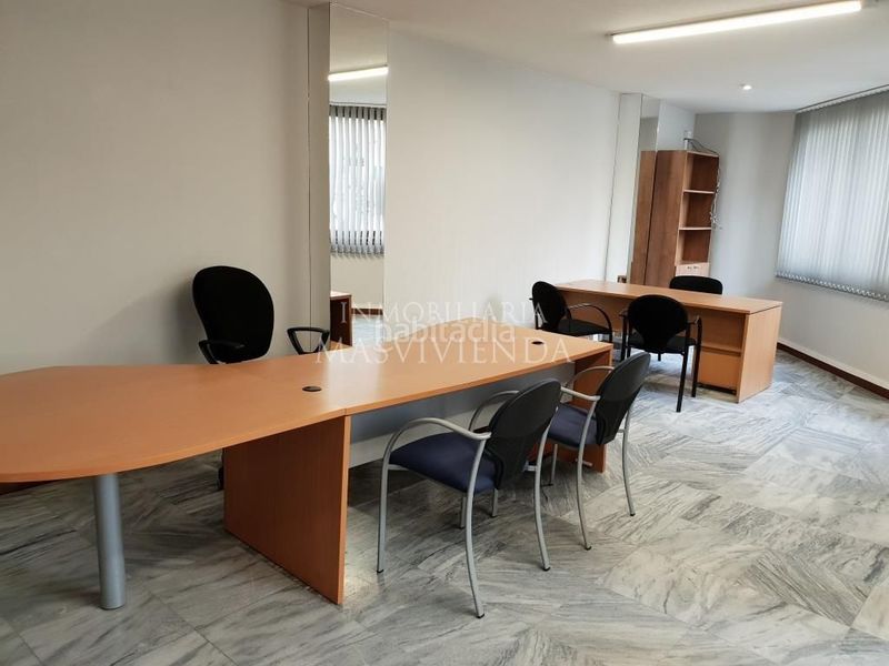 Foto ab7fee30-2954-418d-826c-d4d7381bb81e. Affitto ufficio in Centro - Areal Vigo