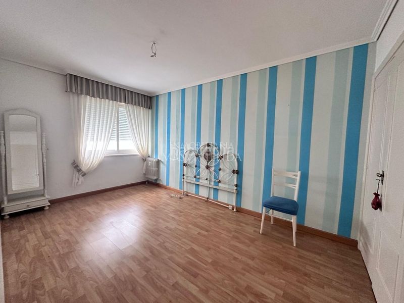 Foto 6c40ab1d-714b-4871-a6ef-00f8bf3e8260. Flat with parking in O Castro Vigo