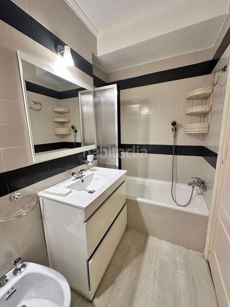 Foto ea30d827-a740-4ca8-8db6-1eb8f287cf70. Flat with parking in O Castro Vigo