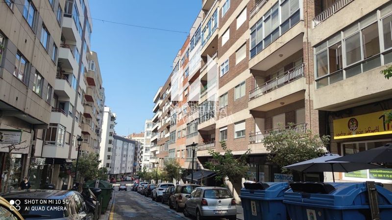Foto ac71f2c5-2a40-49d6-b0e3-b61d48369894. Lloguer pis amb aparcament a Plaza Independencia Vigo