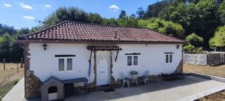 Casa  Entenza. Dos viviendas independientes en finca de 7.900 m con estanque y