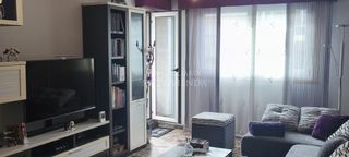 Appartamento  E gregorio fernandez. Piso reformado con 2 terrazas, garaje y trastero a 100 m de vial