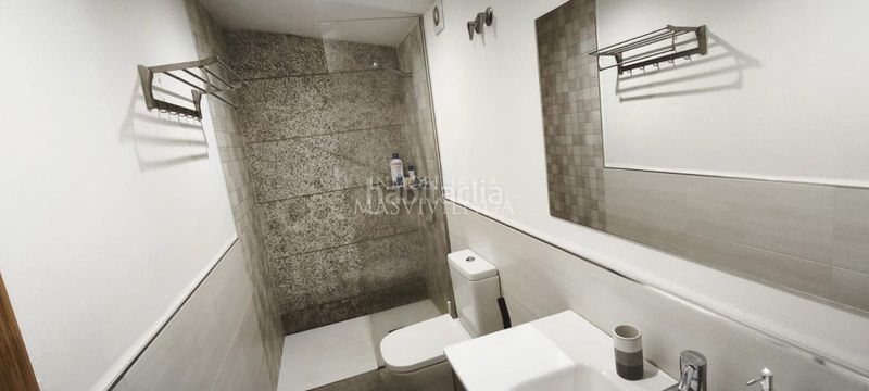 Foto d4bc35ab-8f43-41ad-a092-b8c573951e71. Location maison avec parking dans Gondomar