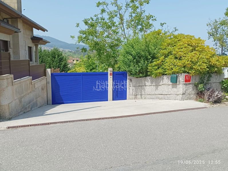 Foto f6b46043-6946-46b0-b2f8-0c72908524d9. Location maison avec parking dans Gondomar