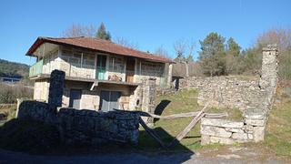 Casa  N/a. Bonita casa de pueblo en piñor de ceatambien  se admite permuta