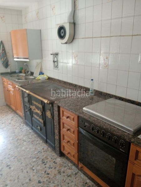 Foto e3385cbf-7d21-4f15-9597-a5ec288af1f3. Casa a Pobra do Brollón (A)