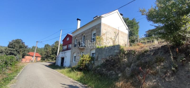 Foto f4c47e41-651c-4591-9ded-7036ffdf2b3b. Haus mit heizung parking in Crecente