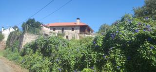 Maison  N/a. Espectacular chalet de piedra en creciente.