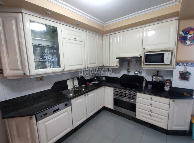 Foto ed64d3d9-464d-42c5-b554-3e5a7a326220. Appartamento con parcheggio in O Castro Vigo