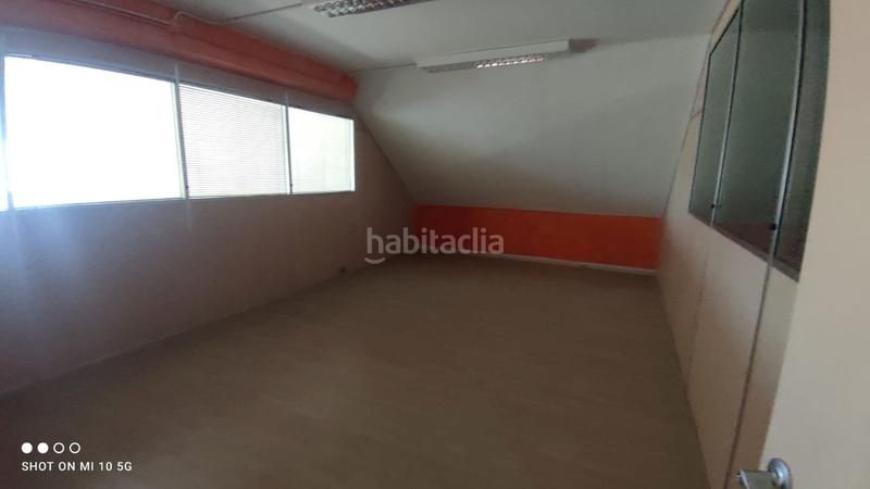 Foto d5e06cdb-85c0-4ed0-afb3-16d1339ed103. Location bureau dans Lavadores Vigo