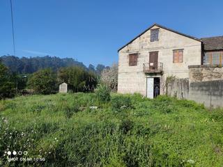 Maison  Igrexa (a)-entenza. Se vende interesante casa en salceda de caselas