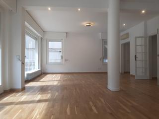 Location Appartement  Carrer de l'emancipació. Piso con  zona jardín y 2 plazas parking