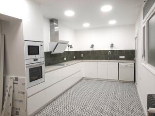 Alquiler Piso  Carrer de l'emancipació. Piso con  zona jardín y 2 plazas parking