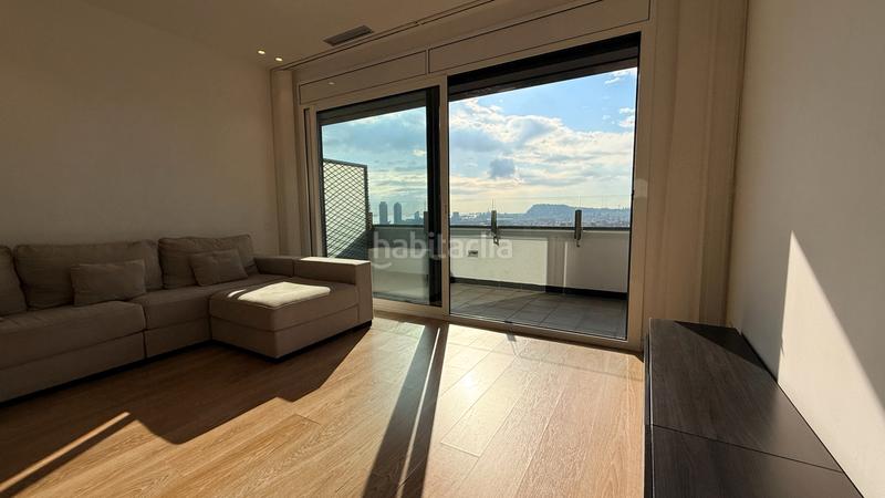 Foto ab23f0a1-1dac-4412-b59e-64d798ecb16a. Alquiler piso ático premium de 150 m² en planta 25ª con vistas icónicas a en Barcelona