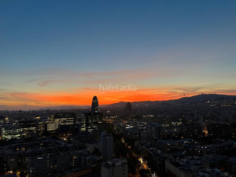 Foto 9226f307-5ebe-45a9-9616-cd59589313eb. Alquiler ático atico y vistas excepcionales de día y noche en Barcelona