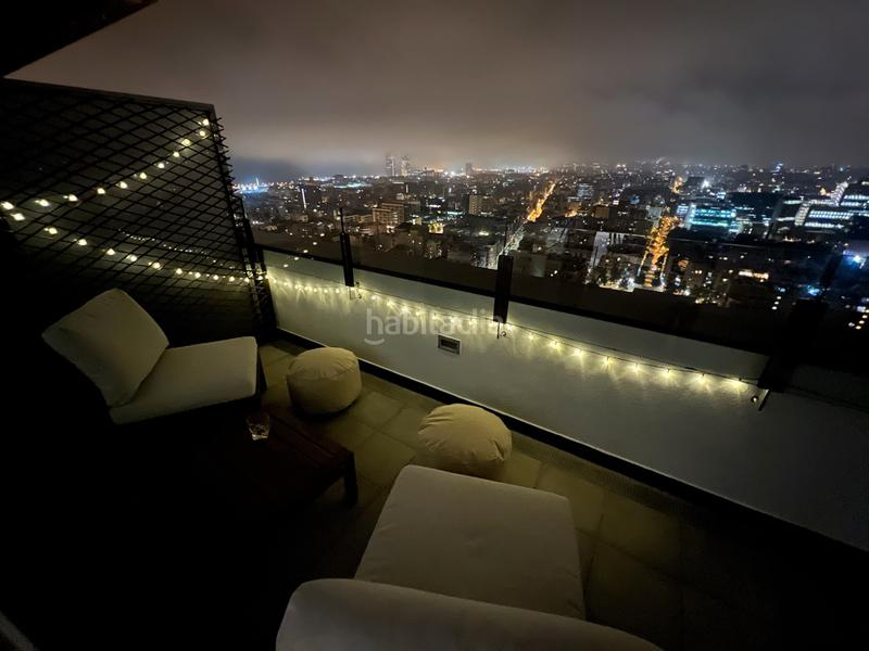 Foto b0093314-b8de-425a-8a70-521987e8cf7f. Alquiler ático atico y vistas excepcionales de día y noche en Barcelona