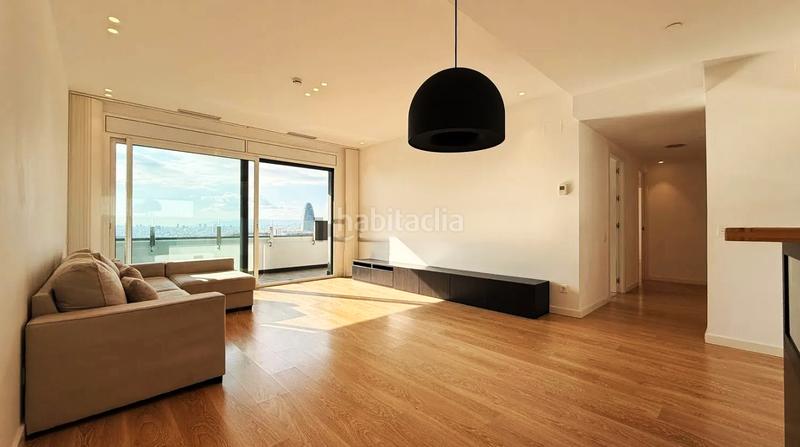 Foto 9aeefa5e-c205-49fe-a9d4-4fb7641d5c7b. Location attique avec chauffage piscine dans Poblenou Barcelona