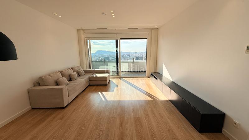 Foto 5ce28130-88dc-49ad-86ab-43ca9d8b5368. Rent penthouse with heating pool in Poblenou Barcelona