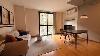 Location Appartement  Calle de sicília. Piso entre la sagrada familia y la playa